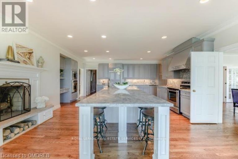 16 ENNISCLARE DRIVE W, Oakville (MO Morrison), Ontario, L6J4N2