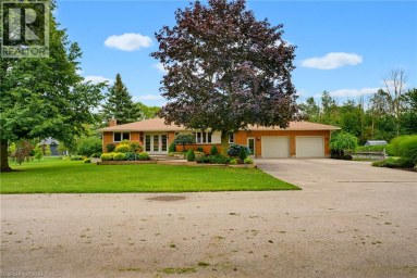 298 WOODVIEW Drive Atwood Ontario photo 3