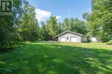 760 Finns Bay RD N Laird Ontario photo 44