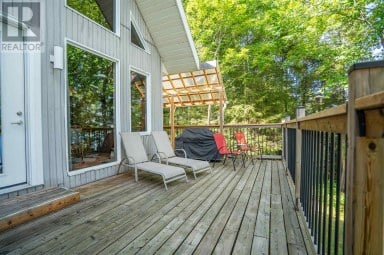 760 Finns Bay RD N Laird Ontario photo 6