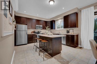 81 COLVILLE AVENUE S Clarington (Bowmanville) Ontario photo 10