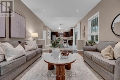 81 COLVILLE AVENUE S Clarington (Bowmanville) Ontario photo 16