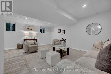 81 COLVILLE AVENUE S Clarington (Bowmanville) Ontario photo 32