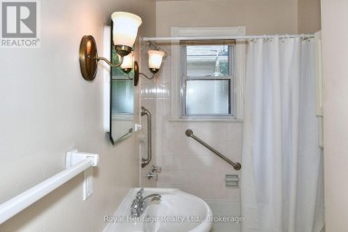 476 KING GEORGE STREET Peterborough (Otonabee Ward 1) Ontario photo 13