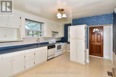 476 KING GEORGE STREET Peterborough (Otonabee Ward 1) Ontario photo 4
