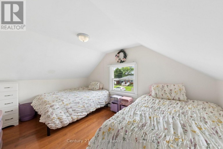 15 LUCY STREET, Penetanguishene, Ontario, L9M1K7