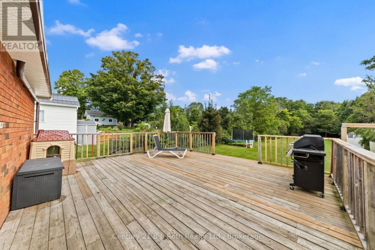 15 LUCY STREET, Penetanguishene, Ontario, L9M1K7