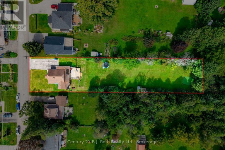 15 LUCY STREET, Penetanguishene, Ontario, L9M1K7