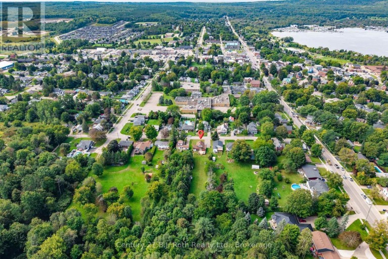 15 LUCY STREET, Penetanguishene, Ontario, L9M1K7
