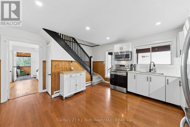 15 LUCY STREET, Penetanguishene, Ontario, L9M1K7