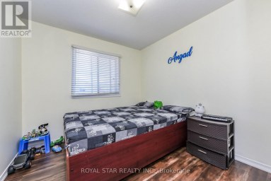 33 COPPERMILL DRIVE Brampton (Northwest Sandalwood Parkway) Ontario photo 23