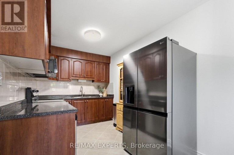 853 - 30 TANDRIDGE CRESCENT, Toronto (Elms-Old Rexdale), Ontario, M9W2P2