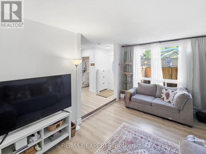853 - 30 TANDRIDGE CRESCENT, Toronto (Elms-Old Rexdale), Ontario, M9W2P2