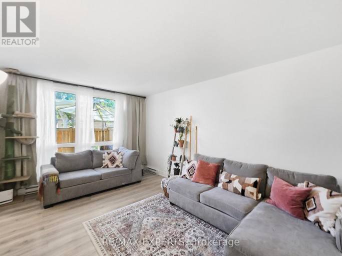 853 - 30 TANDRIDGE CRESCENT, Toronto (Elms-Old Rexdale), Ontario, M9W2P2