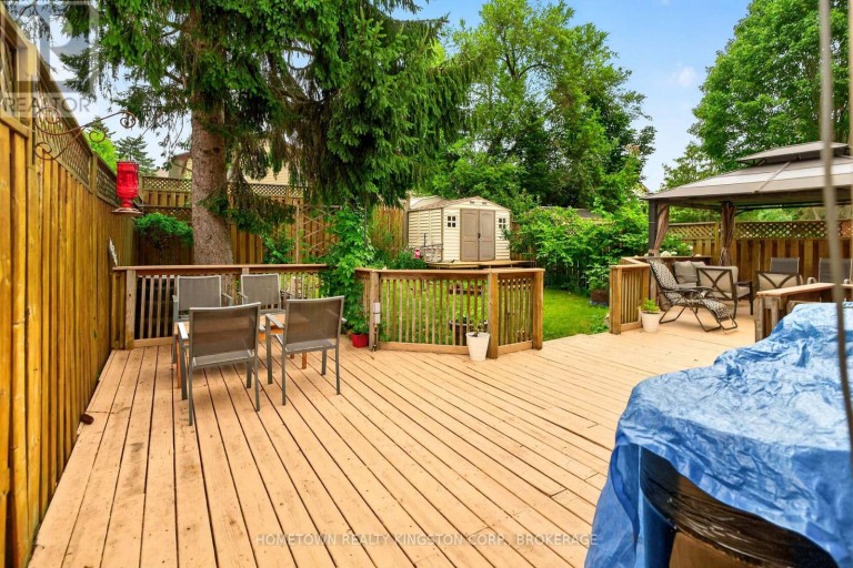 60 GUTHRIE DRIVE, Kingston (Rideau), Ontario, K7K5X5