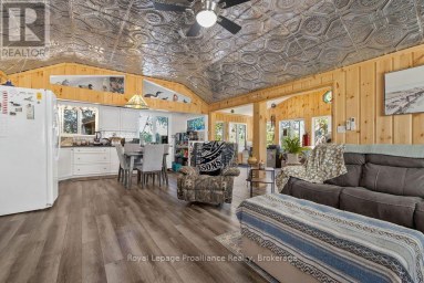 5 WATER - GUNTER LAKE Tudor and Cashel (Cashel Ward) Ontario photo 14