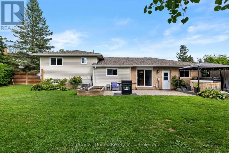 15 LAKEFIELD COURT, Selwyn, Ontario, K0L2H0