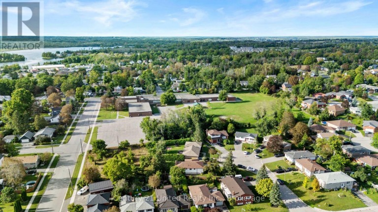15 LAKEFIELD COURT, Selwyn, Ontario, K0L2H0