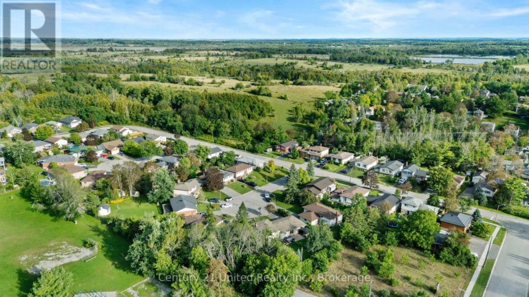 15 LAKEFIELD COURT, Selwyn, Ontario, K0L2H0