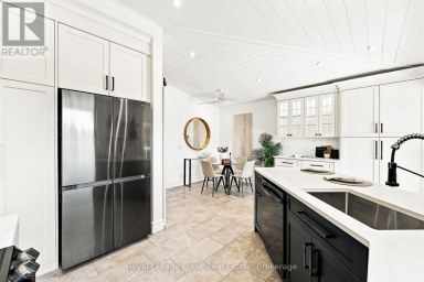 2 CRESTWOOD AVENUE Peterborough (Monaghan Ward 2) Ontario photo 16