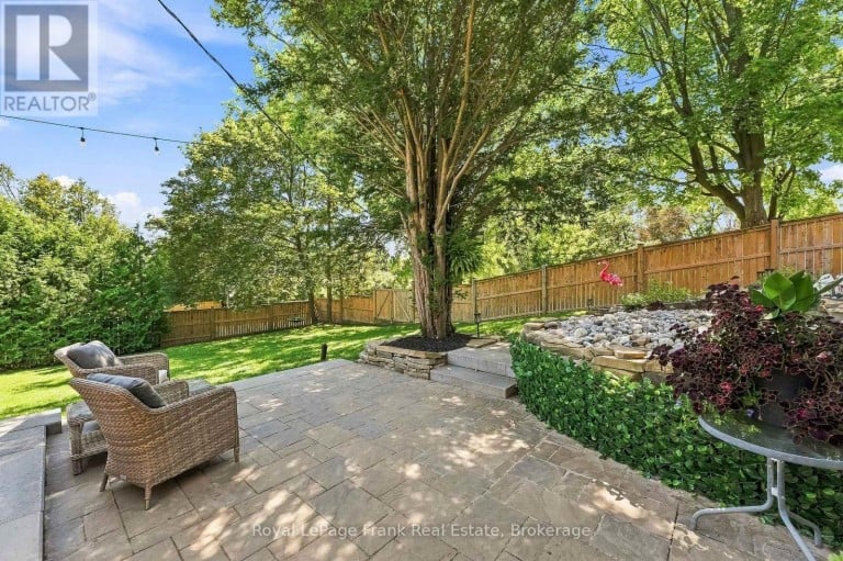 2 CRESTWOOD AVENUE, Peterborough (Monaghan Ward 2), Ontario, K9J1M8