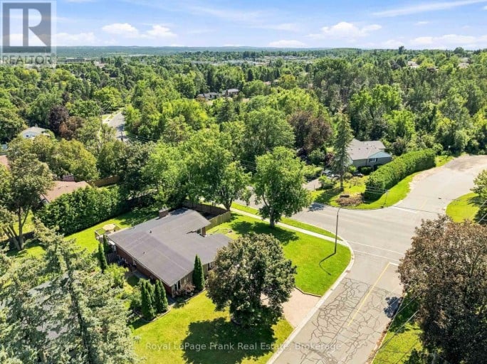 2 CRESTWOOD AVENUE, Peterborough (Monaghan Ward 2), Ontario, K9J1M8