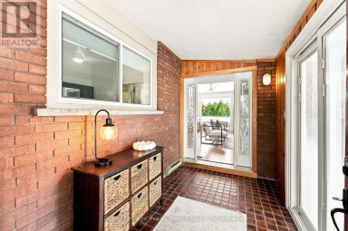 2 CRESTWOOD AVENUE Peterborough (Monaghan Ward 2) Ontario photo 9