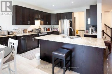 1586 NOAH BEND London North (North I) Ontario photo 12