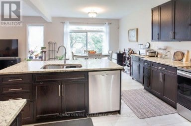 1586 NOAH BEND London North (North I) Ontario photo 15