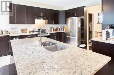 1586 NOAH BEND London North (North I) Ontario photo 16