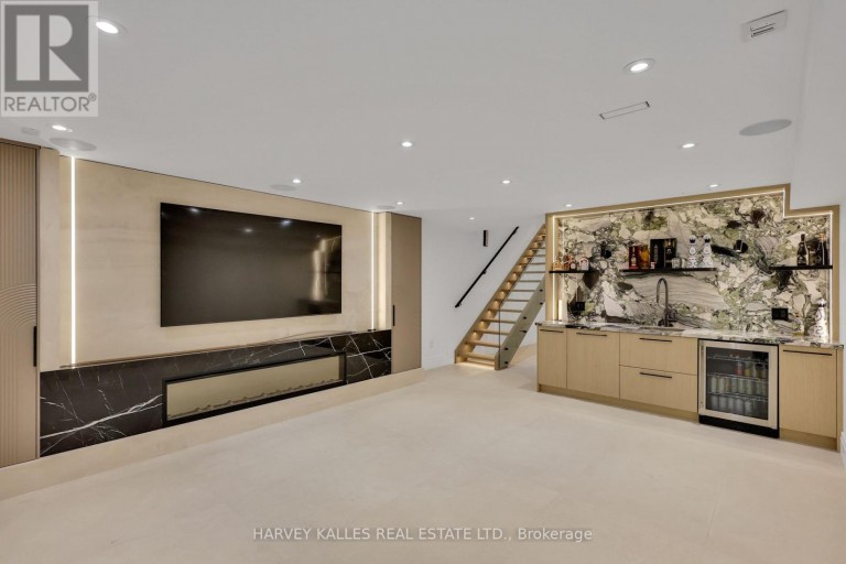 238 MELROSE AVENUE, Toronto (Lawrence Park North), Ontario, M5M1Z1