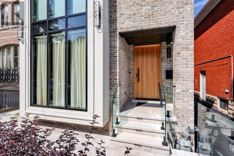 238 MELROSE AVENUE, Toronto (Lawrence Park North), Ontario, M5M1Z1