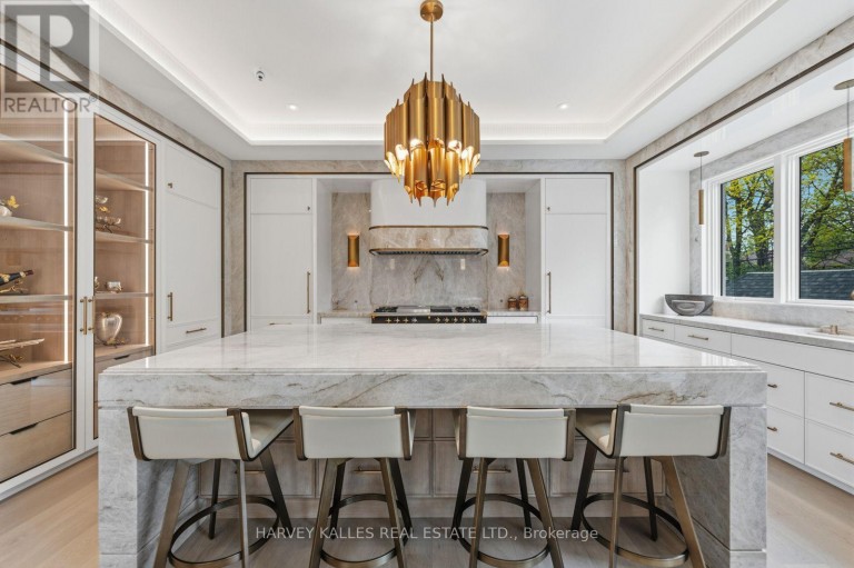 117 YONGE BOULEVARD, Toronto (Bedford Park-Nortown), Ontario, M5M3H2