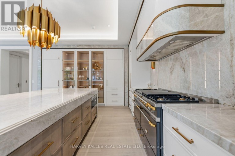 117 YONGE BOULEVARD, Toronto (Bedford Park-Nortown), Ontario, M5M3H2