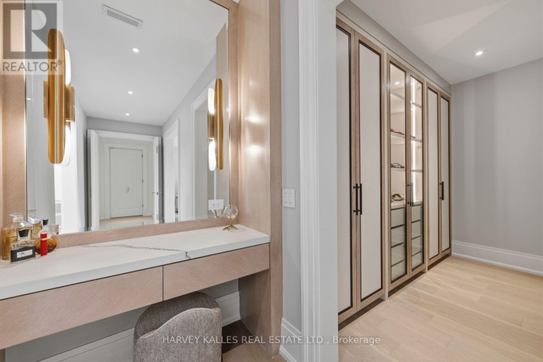 117 YONGE BOULEVARD, Toronto (Bedford Park-Nortown), Ontario, M5M3H2