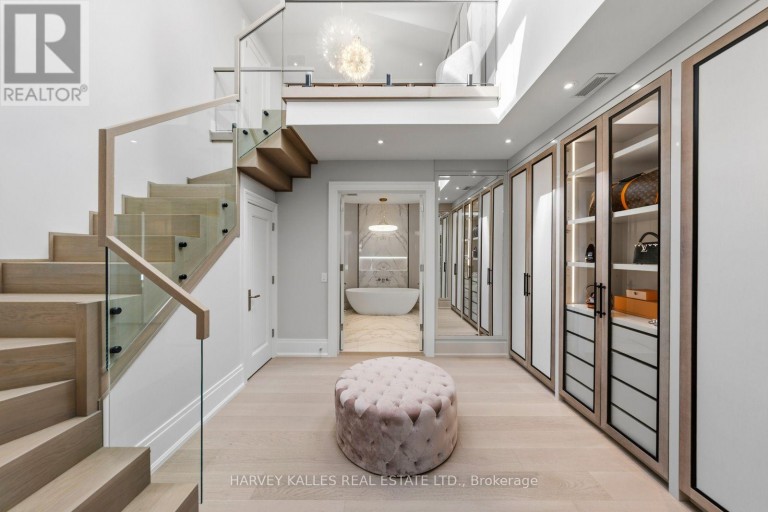 117 YONGE BOULEVARD, Toronto (Bedford Park-Nortown), Ontario, M5M3H2
