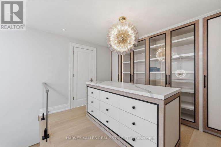 117 YONGE BOULEVARD, Toronto (Bedford Park-Nortown), Ontario, M5M3H2