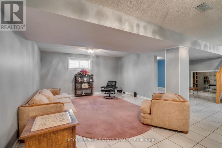 17 ALTAIR AVENUE, Toronto (L'Amoreaux), Ontario, M1W2R1