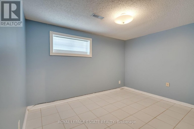 17 ALTAIR AVENUE, Toronto (L'Amoreaux), Ontario, M1W2R1