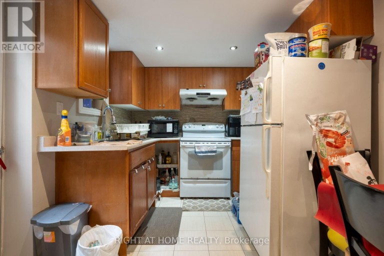 167 GOLDHAWK TRAIL, Toronto (Milliken), Ontario, M1V1X1
