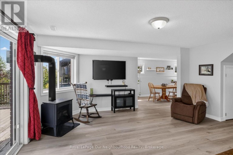 1072 SILVERDALE ROAD, Peterborough (Otonabee Ward 1), Ontario, K9J7W6