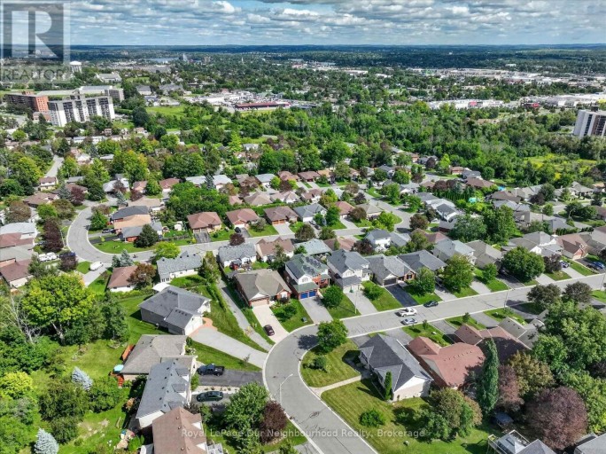 1072 SILVERDALE ROAD, Peterborough (Otonabee Ward 1), Ontario, K9J7W6
