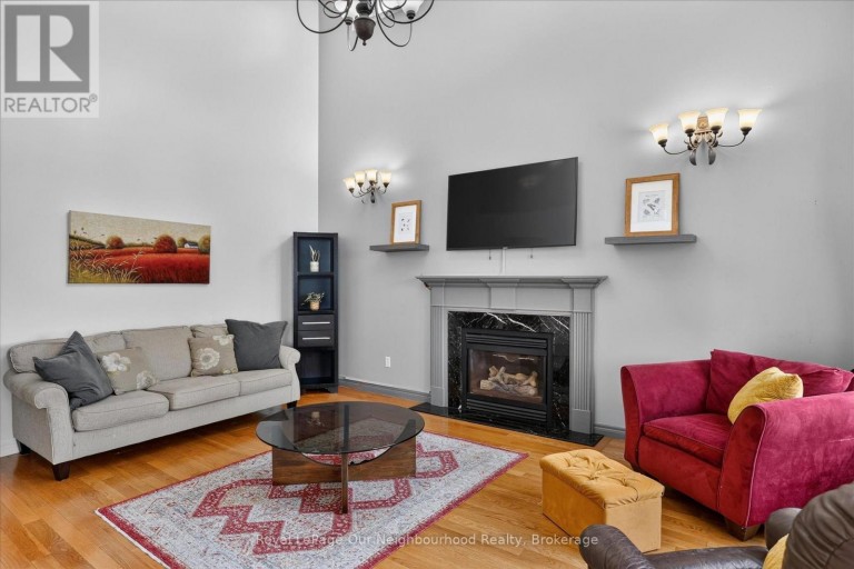 1072 SILVERDALE ROAD, Peterborough (Otonabee Ward 1), Ontario, K9J7W6