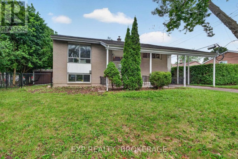 11 PEMBER PLACE, Kingston (Central City West), Ontario, K7M2P8
