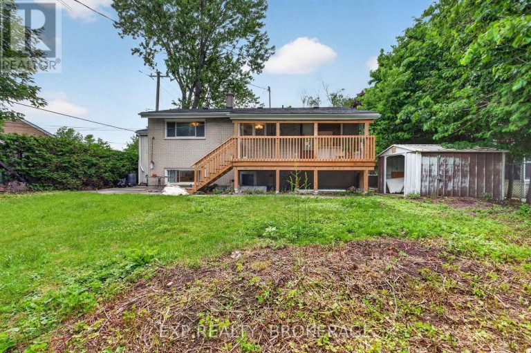 11 PEMBER PLACE, Kingston (Central City West), Ontario, K7M2P8