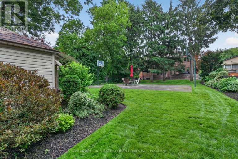 110 UPPER CANADA DRIVE, Toronto (St. Andrew-Windfields), Ontario, M2P1S4