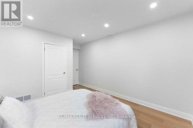 254 OLD MOSLEY STREET Wasaga Beach Ontario photo 18