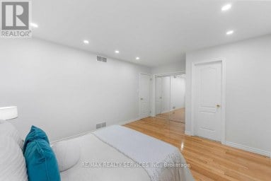 254 OLD MOSLEY STREET Wasaga Beach Ontario photo 33