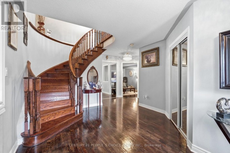 4 IMPERIAL CROWN LANE, Barrie (Innis-Shore), Ontario, L4N0T4