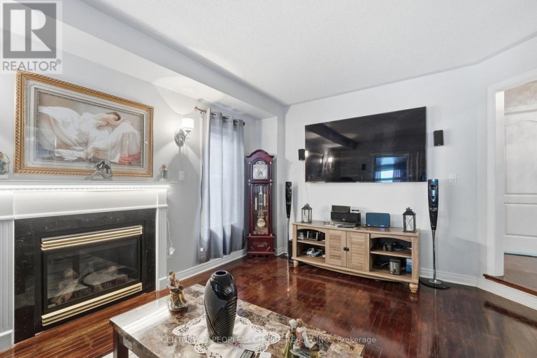 4 IMPERIAL CROWN LANE, Barrie (Innis-Shore), Ontario, L4N0T4